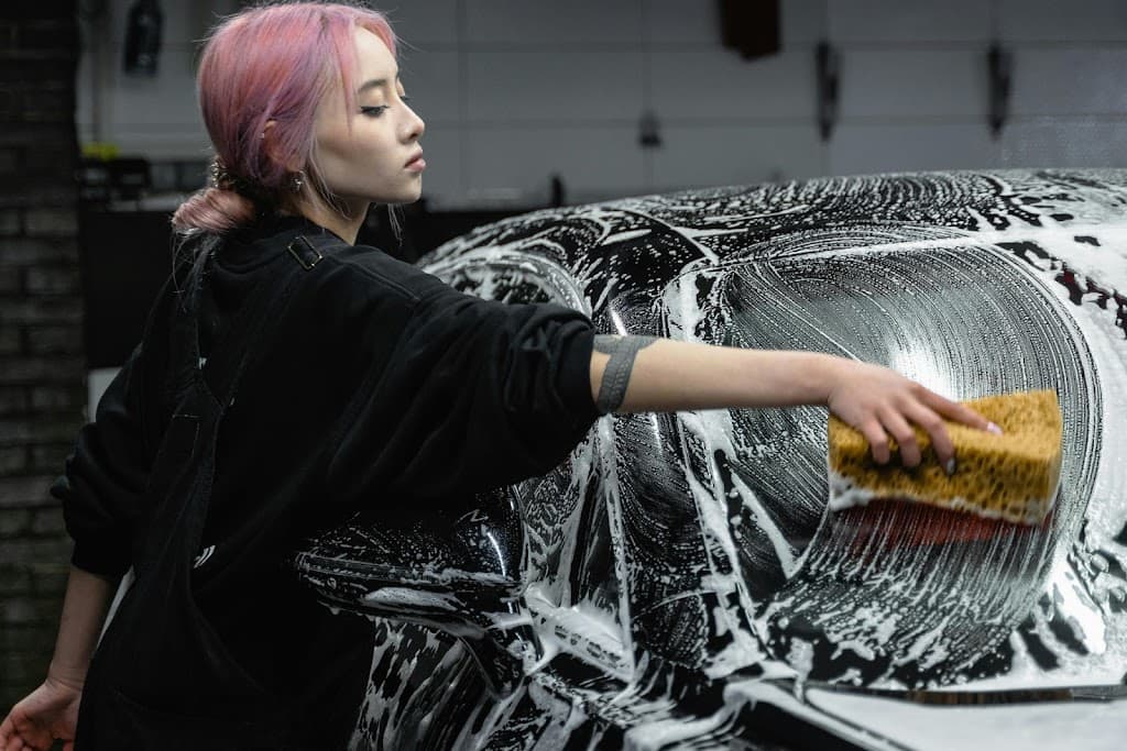 Glossflow car detailing. featured