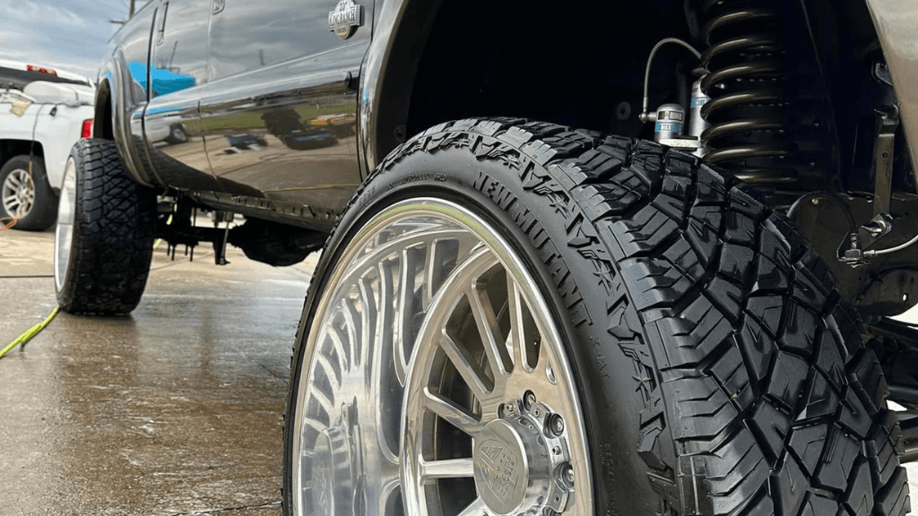 Cajun Waves Detailing featured
