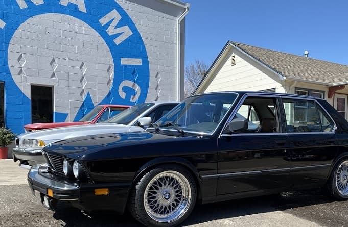 Dynamic Auto Salon featured