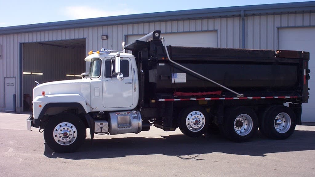 Custom Truck & Auto Shine Inc featured
