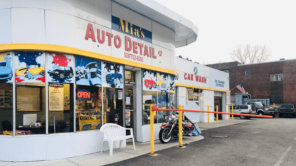Mia's Auto Detail featured