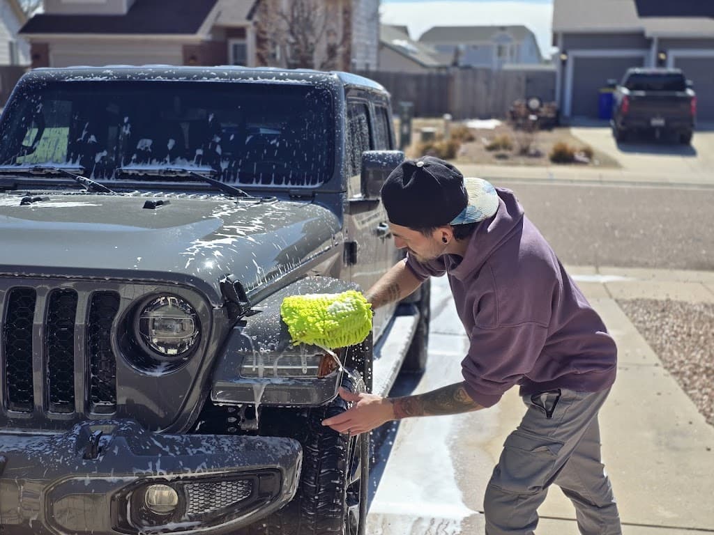 Nin's Mobile Detailing LLC featured