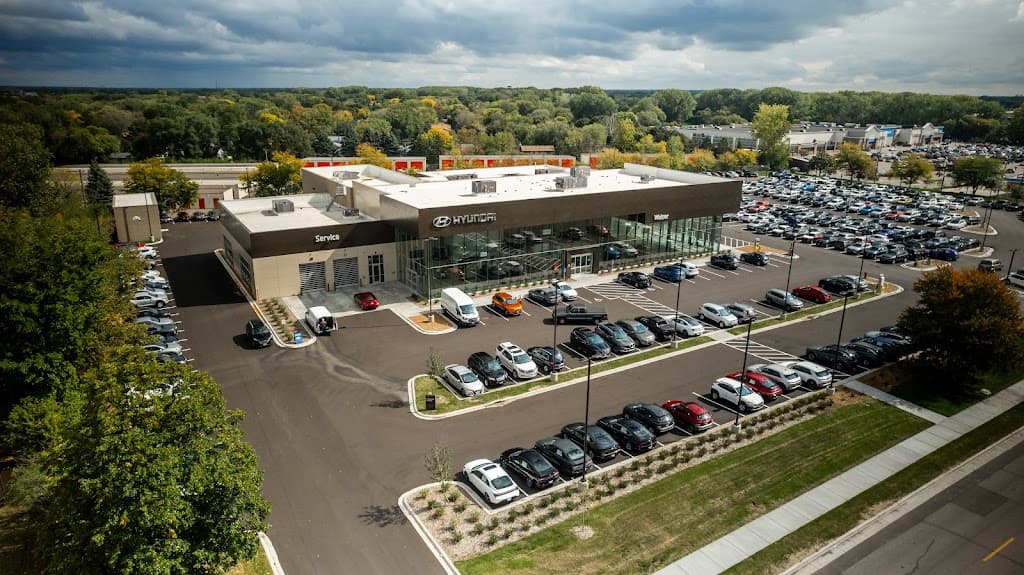 Walser Hyundai Brooklyn Park Service - Business Image