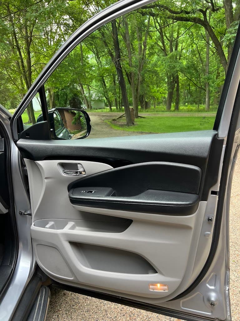 Deluxe Detailing Services featured