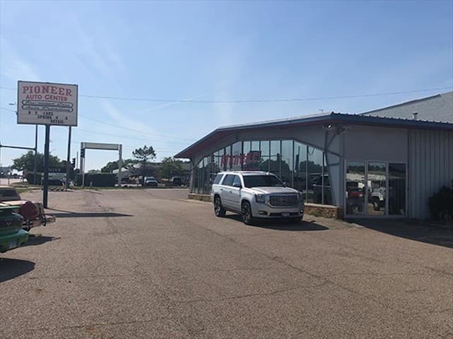 Pioneer Auto Sales & Detailing featured