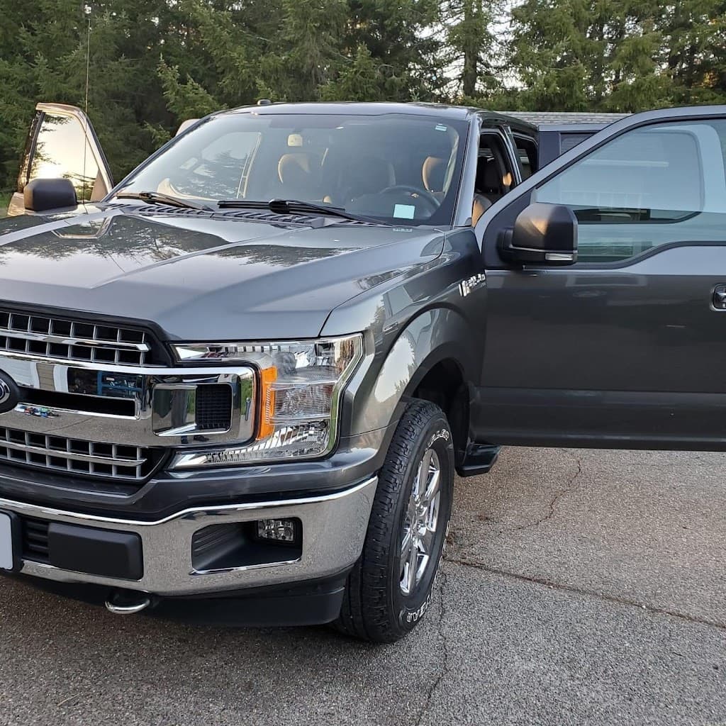 Santiago's Auto Detailing featured